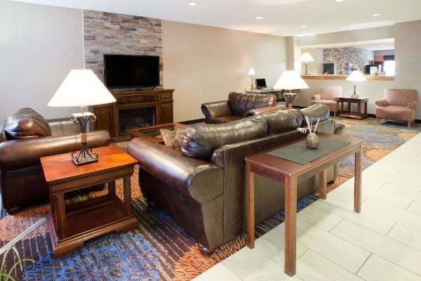 Baymont Inn & Suites Auburn